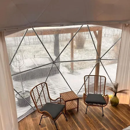 Glamping Liptov S Virivkou ליפטובסקי טרנוביץ'
